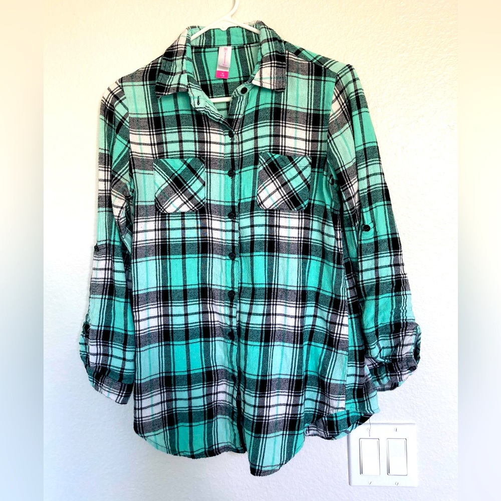 4/$25 Mint Colored Plaid Button Down Top size Medium